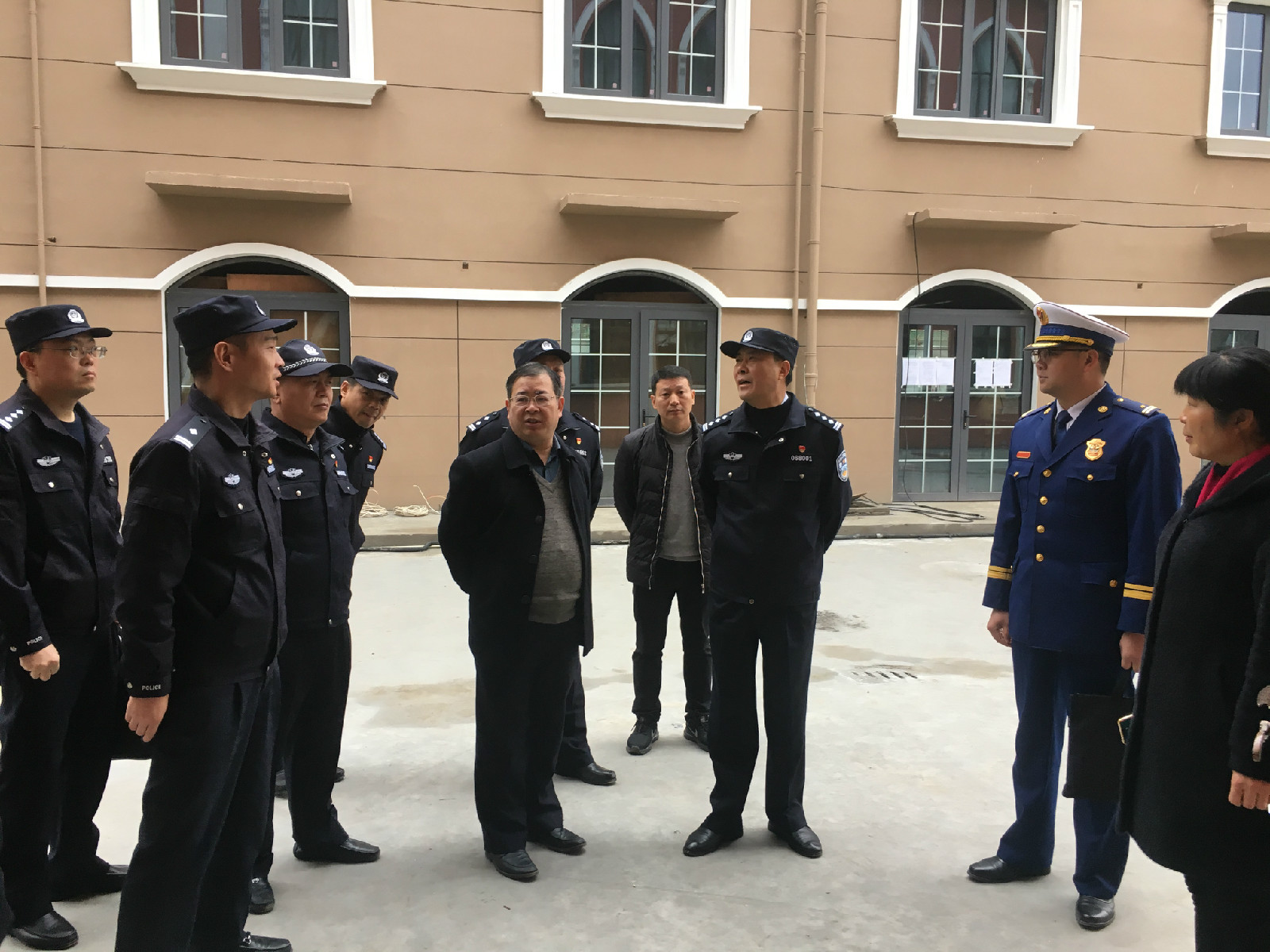 海门市领导检查圣诞节活动市区教堂安全工作