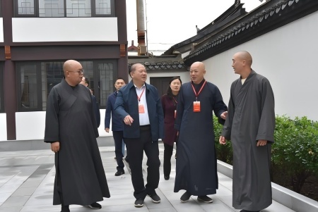 人大视察2.jpg 人大视察2.jpg